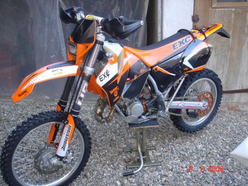 difference 125ktm exc et egs
