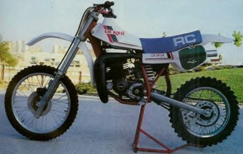 derbi 250 cross je recherche de l aide merci