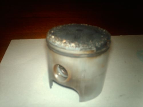 Surprise!!!!!!! piston de240 wr de 86