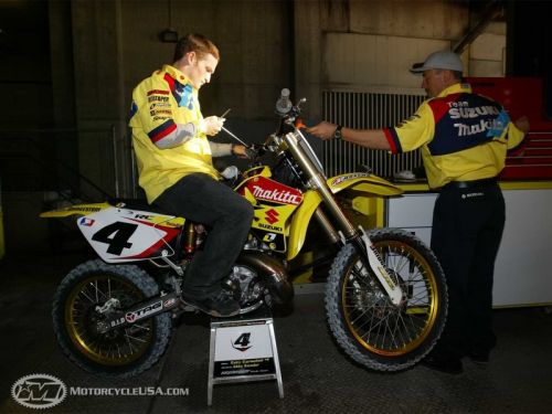 vous dites Suzuki ? désolé connais pas cette marque...