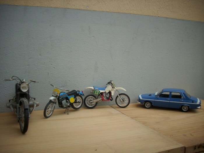 motos vertes miniatures / maquettes