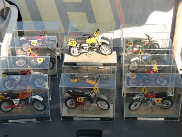 motos vertes miniatures / maquettes