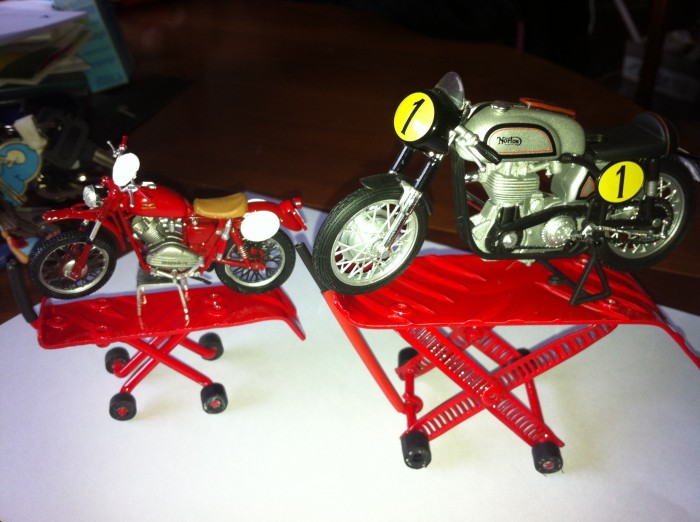 motos vertes miniatures / maquettes