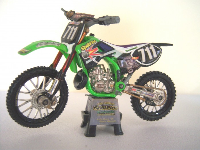 motos vertes miniatures / maquettes