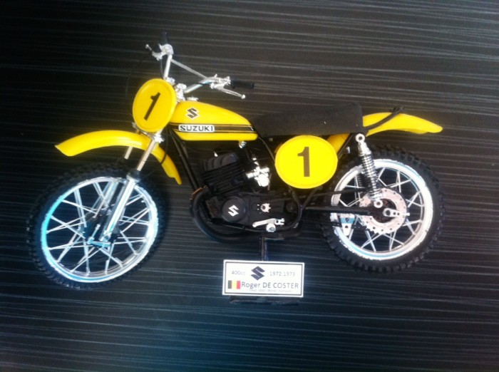 motos vertes miniatures / maquettes