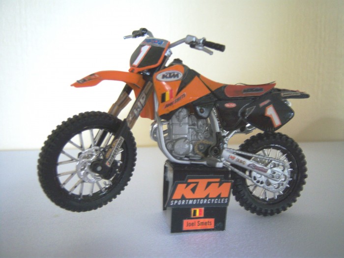 motos vertes miniatures / maquettes