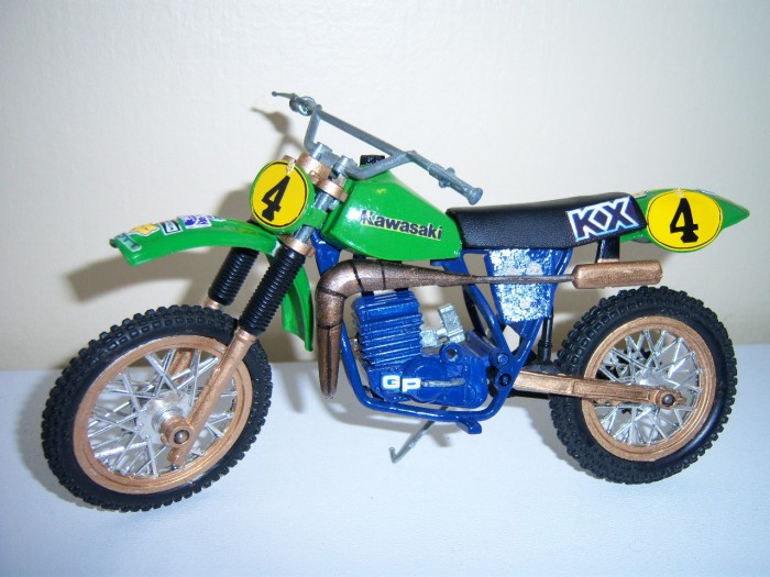 motos vertes miniatures / maquettes