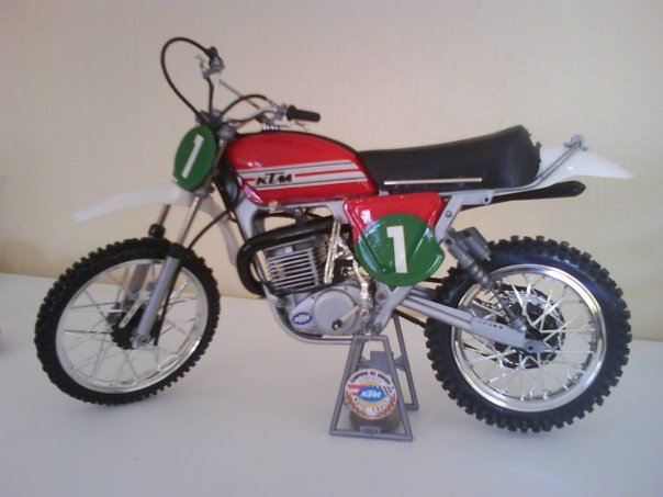 motos vertes miniatures / maquettes