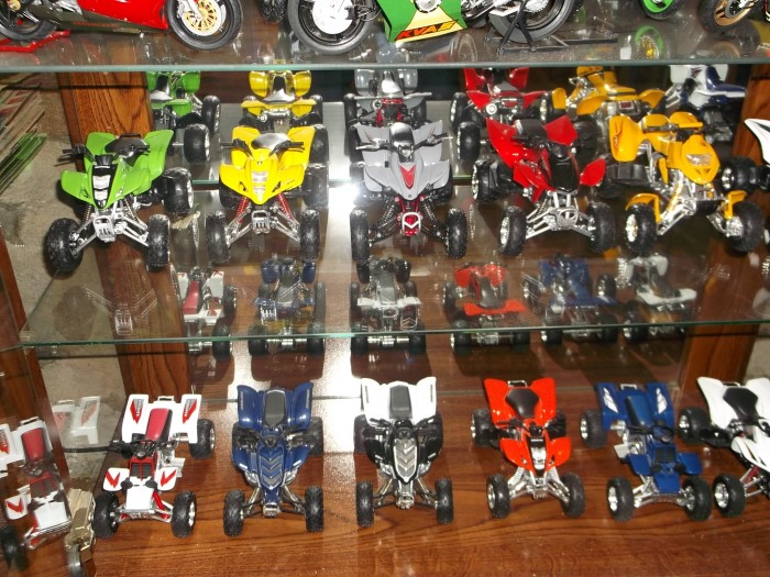 motos vertes miniatures / maquettes