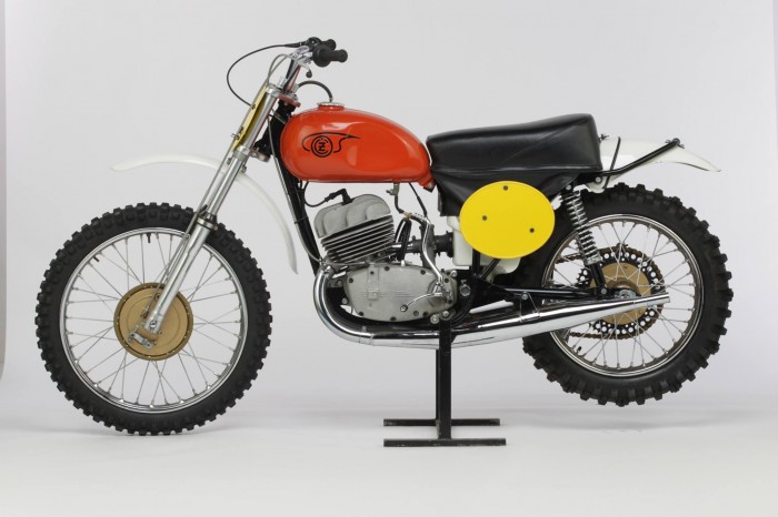 380 CZ 1971 comme neuve