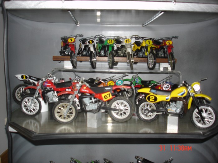 motos vertes miniatures / maquettes