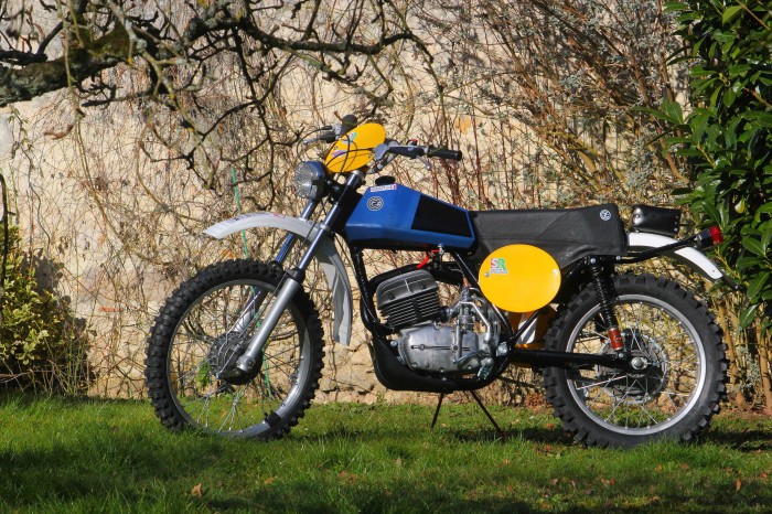 380 CZ 1971 comme neuve