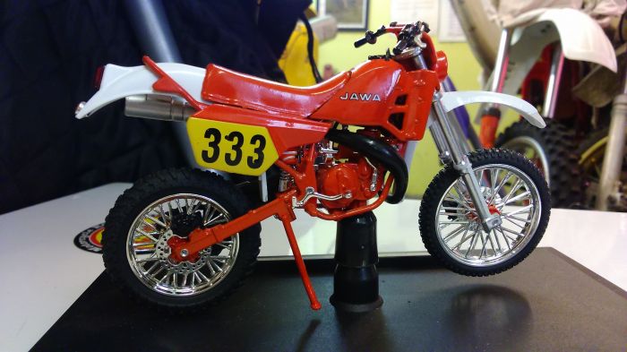 motos vertes miniatures / maquettes