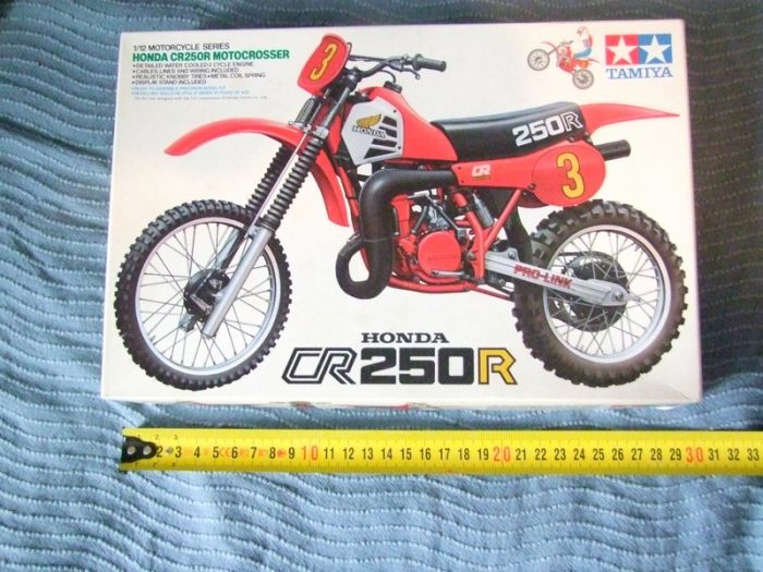 motos vertes miniatures / maquettes