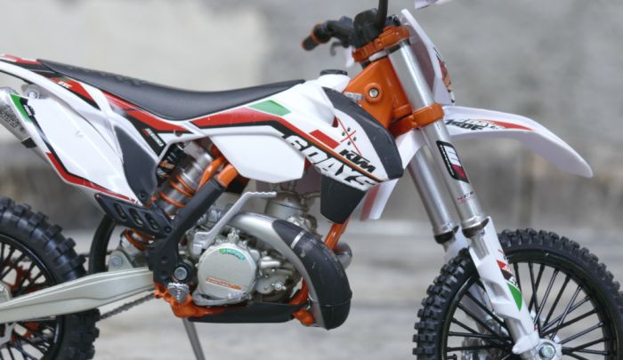 motos vertes miniatures / maquettes