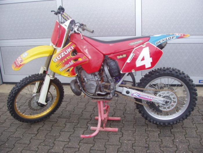 vous dites Suzuki ? désolé connais pas cette marque...