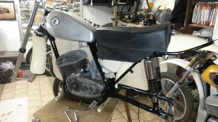 380 CZ 1971 comme neuve