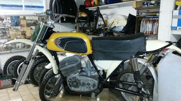 380 CZ 1971 comme neuve