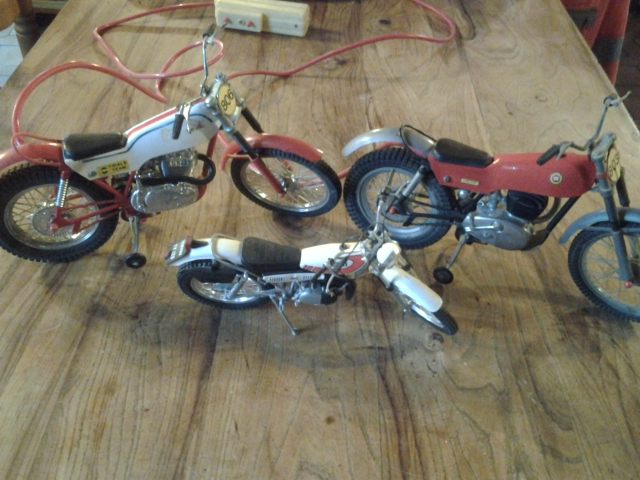 motos vertes miniatures / maquettes