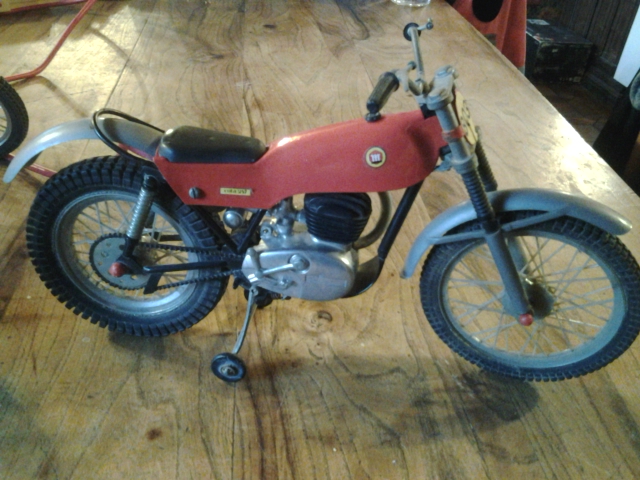 motos vertes miniatures / maquettes