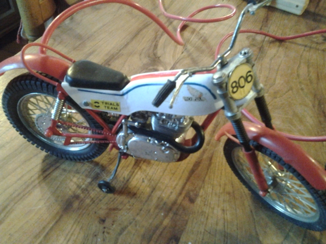 motos vertes miniatures / maquettes