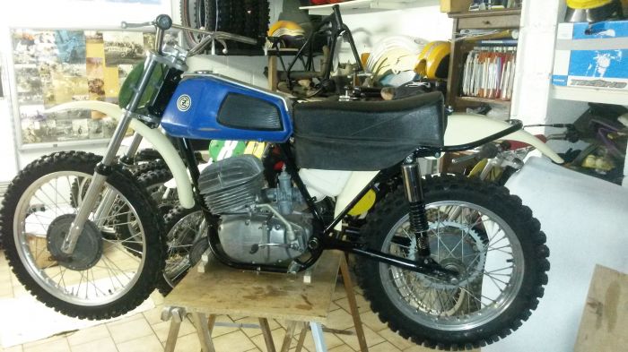380 CZ 1971 comme neuve