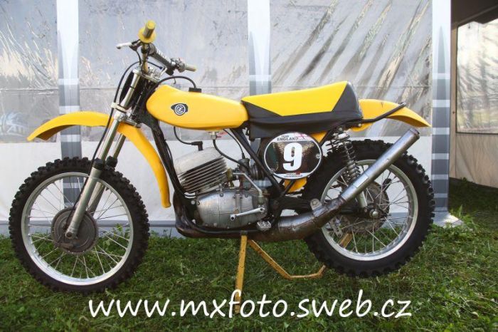 380 CZ 1971 comme neuve