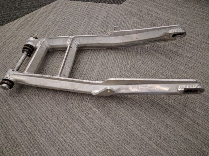 Bras oscillant alu pour XR500 C&J