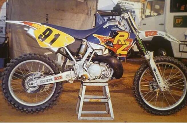 spécial YZ