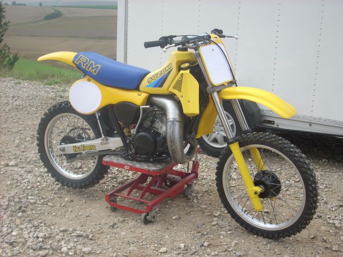 vous dites Suzuki ? désolé connais pas cette marque...