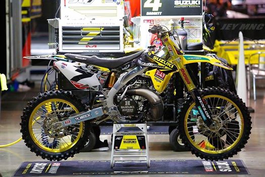 vous dites Suzuki ? désolé connais pas cette marque...