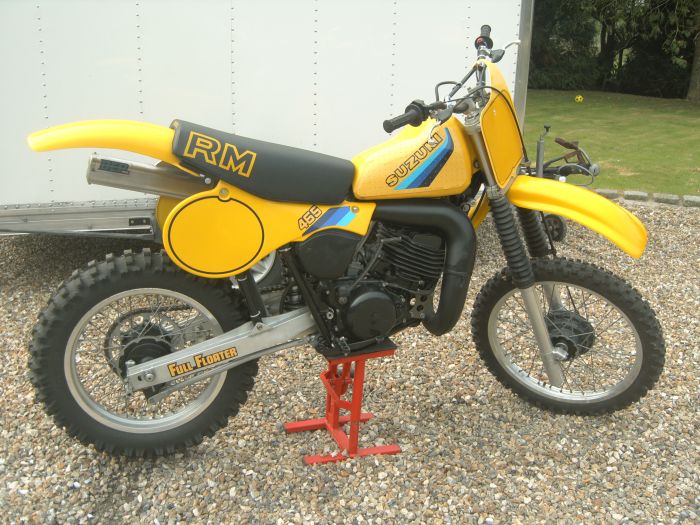 vous dites Suzuki ? désolé connais pas cette marque...