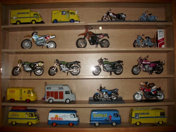 motos vertes miniatures / maquettes