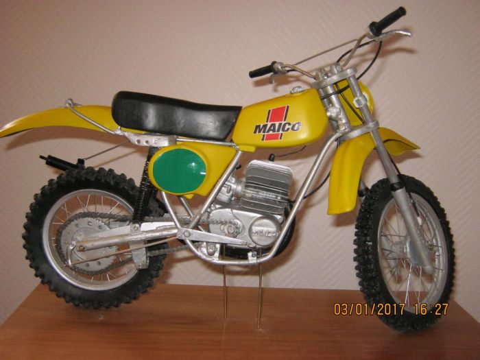 motos vertes miniatures / maquettes