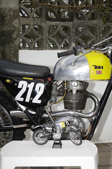 motos vertes miniatures / maquettes