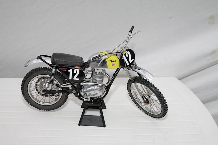 motos vertes miniatures / maquettes