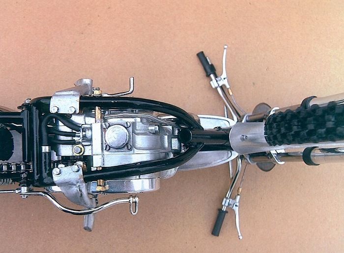 motos vertes miniatures / maquettes