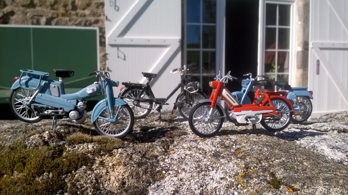 motos vertes miniatures / maquettes