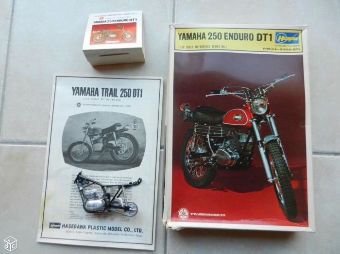 motos vertes miniatures / maquettes