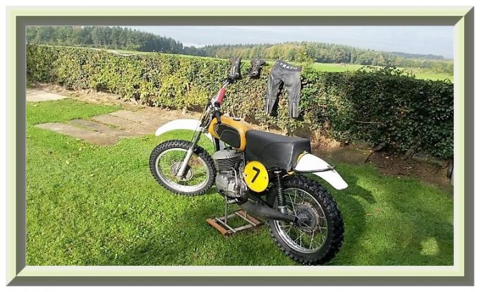motos vertes miniatures / maquettes