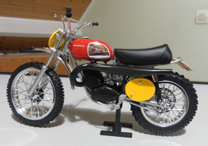 motos vertes miniatures / maquettes