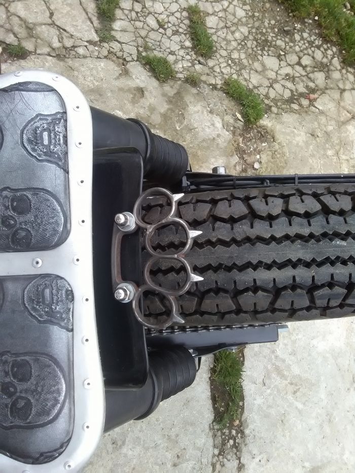 bobber, chopper, hot rod, vw... tout ce qui a des roues