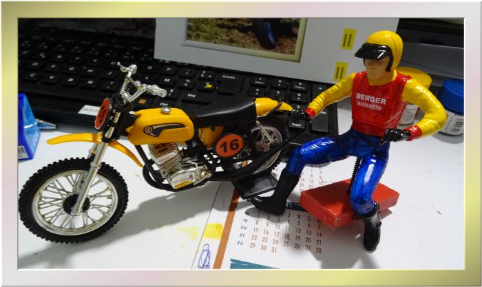 motos vertes miniatures / maquettes