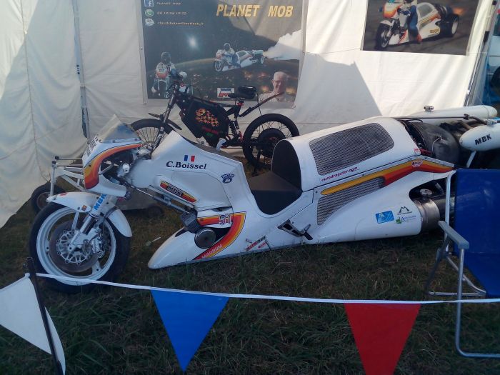 bobber, chopper, hot rod, vw... tout ce qui a des roues