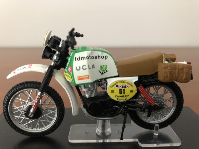 motos vertes miniatures / maquettes