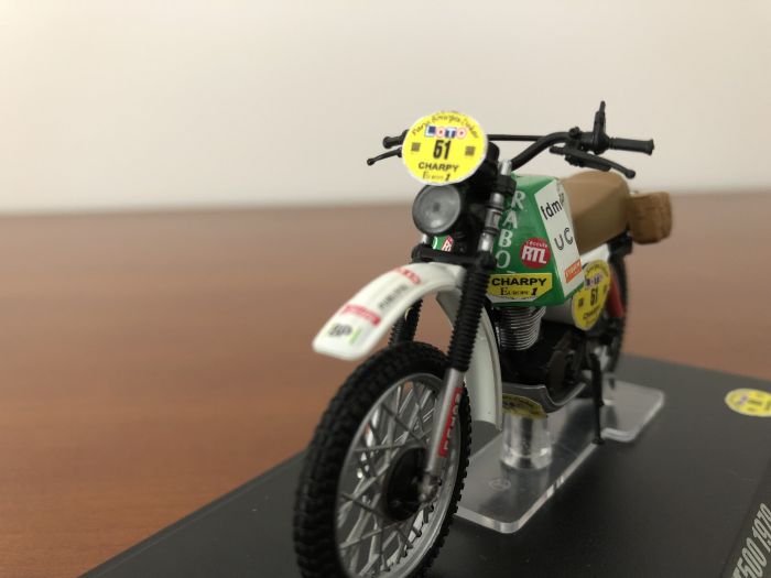 motos vertes miniatures / maquettes