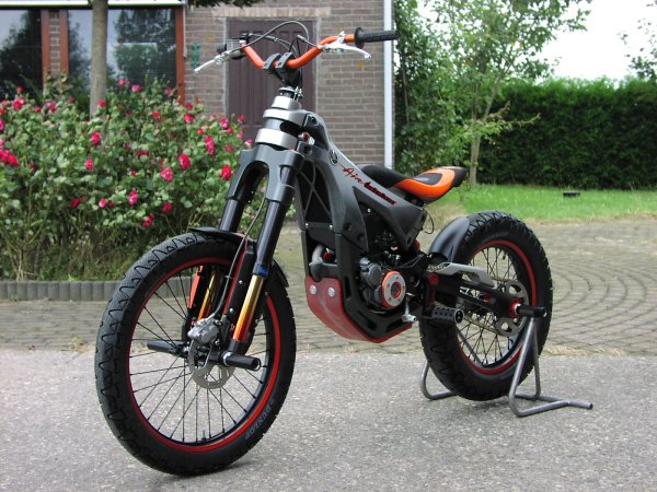 bobber, chopper, hot rod, vw... tout ce qui a des roues