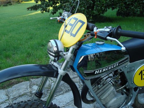 bobber, chopper, hot rod, vw... tout ce qui a des roues