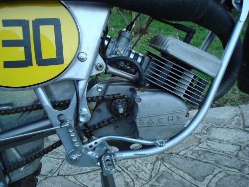 bobber, chopper, hot rod, vw... tout ce qui a des roues