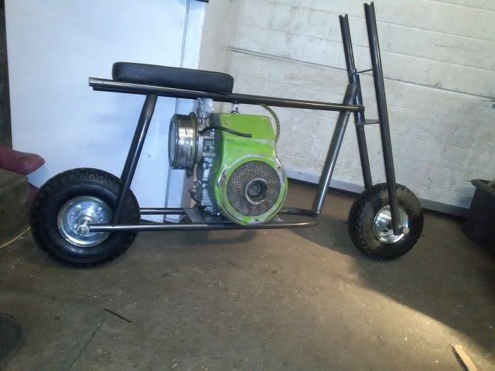 bobber, chopper, hot rod, vw... tout ce qui a des roues